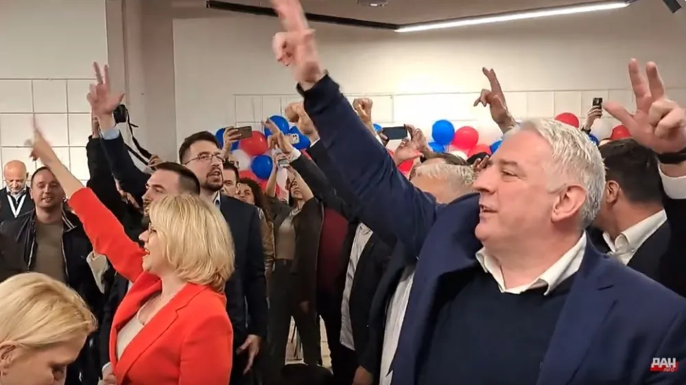 (VIDEO) Pristalice saveza "Za budućnost Nik&scaron;ića" slave pobjedu u &scaron;tabu