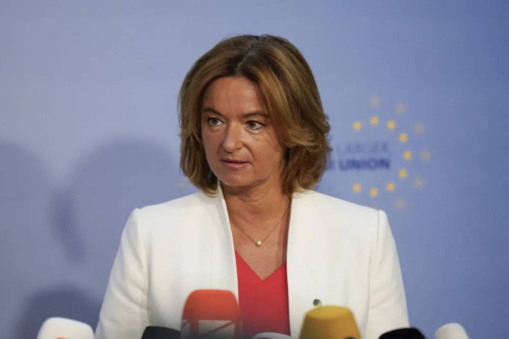 Fajon: Otvorene sve opcije u vezi sa mogućim sankcijama Dodiku