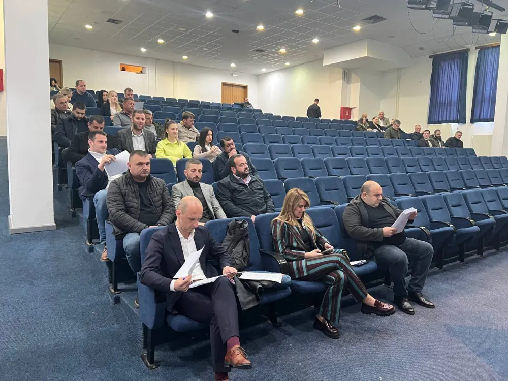 Nesuglasice unutar vladajuće koalicije odlažu zasjedanje parlamenta u Andrijevici