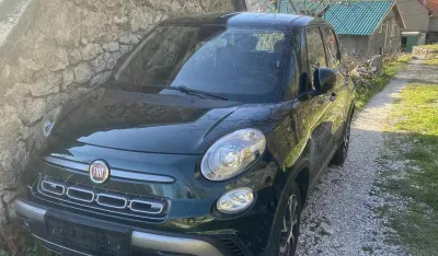  U pretresu u Podgorici pronađeni balistički panciri, alat za obijanje, na Cetinju pronađeno ukradeno vozilo