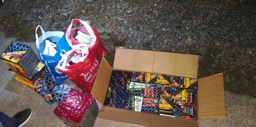 Policija kod Rožajca prona&scaron;la dimne bombe, vatromet, baklje