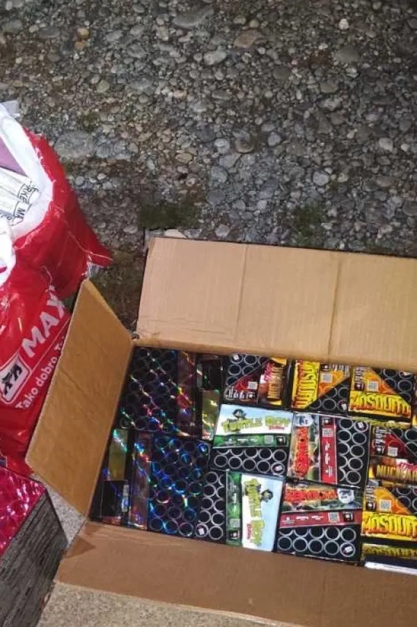 Policija kod Rožajca prona&scaron;la dimne bombe, vatromet, baklje