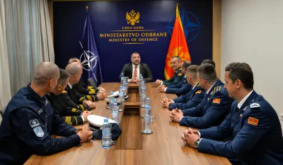 Krapović sa komandantom Mornarice VCG i oficirom za operacije u Vazduhoplovstvu VCG &nbsp;