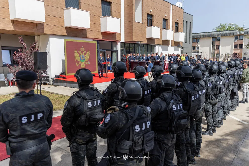 (FOTO) Bečić: Crna Gora vi&scaron;e nikada neće biti vlasni&scaron;tvo par familija
