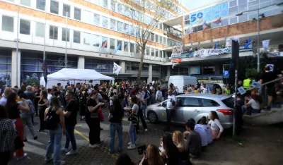 RTS u blokadi 46 sati: &bdquo;Ko se boji ti&scaron;ine?&ldquo;