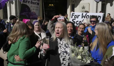 Pripradnice pokreta Za žene &Scaron;kotske u srijedu, 16. aprila 2025. godine. AP Photo/Kin Cheung) via Guliver