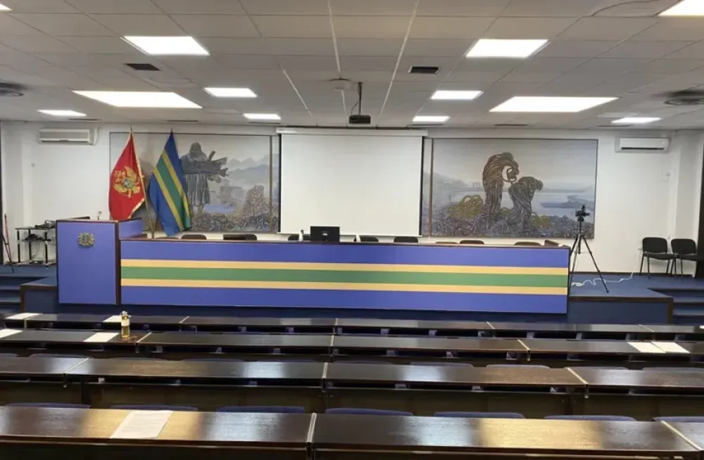 Opozicija se nada izborima, vlast u Baru relaksirana