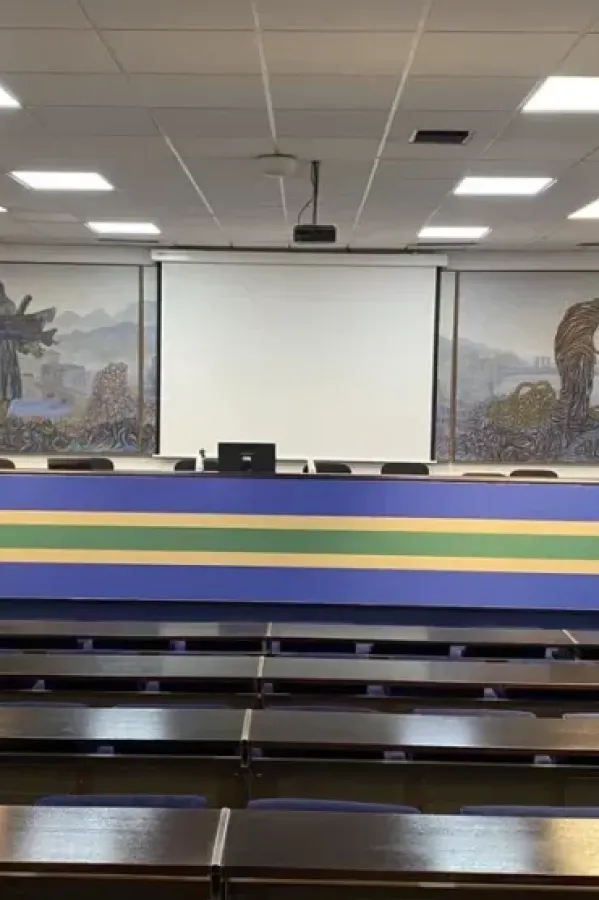 Opozicija se nada izborima, vlast u Baru relaksirana