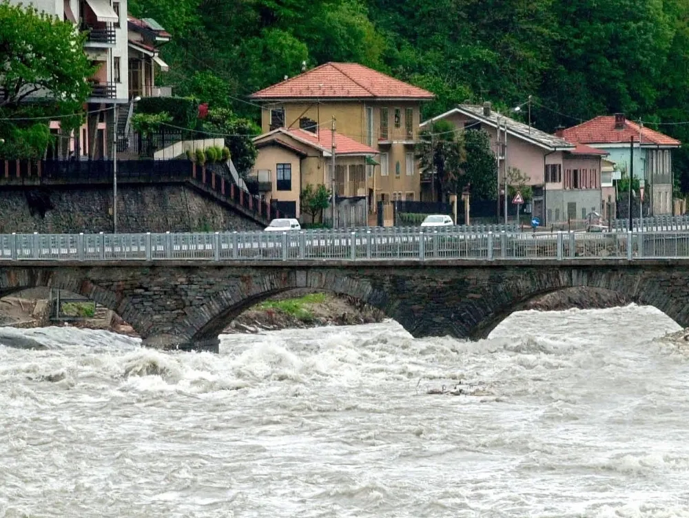 Poplave u Italiji, u &Scaron;vajcarskoj palo metar snijega