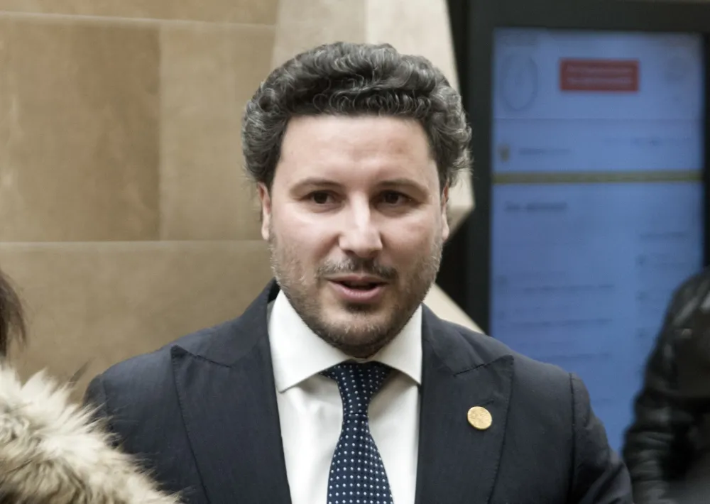 Abazović: Sporazum sa UAE suspenduje mnoge zakone, omogućava se investitorima da stave prst na bilo koji prostor Crne Gore