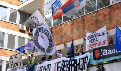 Nastavljene blokade ispred RTS-a