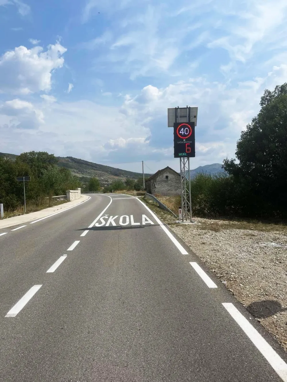 Putevi suvi, oprezno zbog odrona