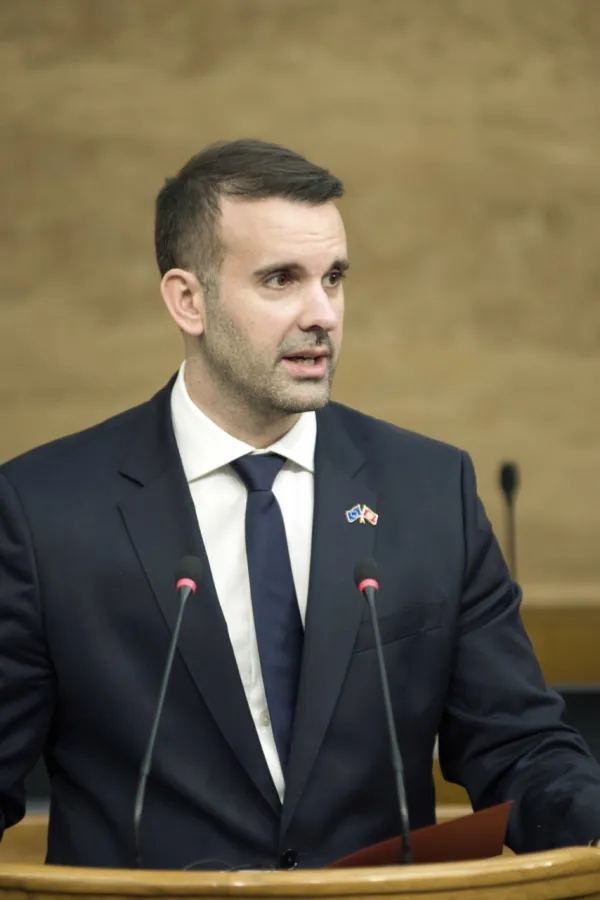 Spajić leti u SAD, milijarde u slobodnom padu