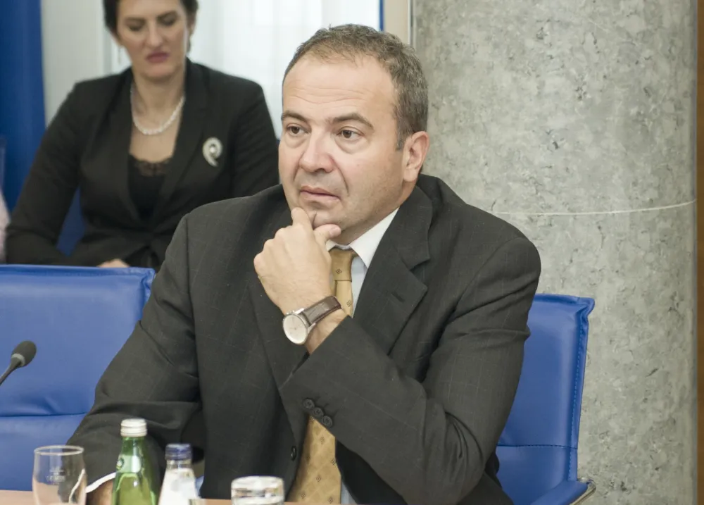 Pejović o Velikoj plaži: Investitoru se namje&scaron;ta profit, bez naknade dobija zemlji&scaron;te na kori&scaron;ćenje