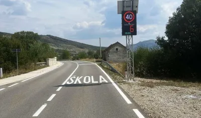 Putevi suvi, oprezno zbog odrona