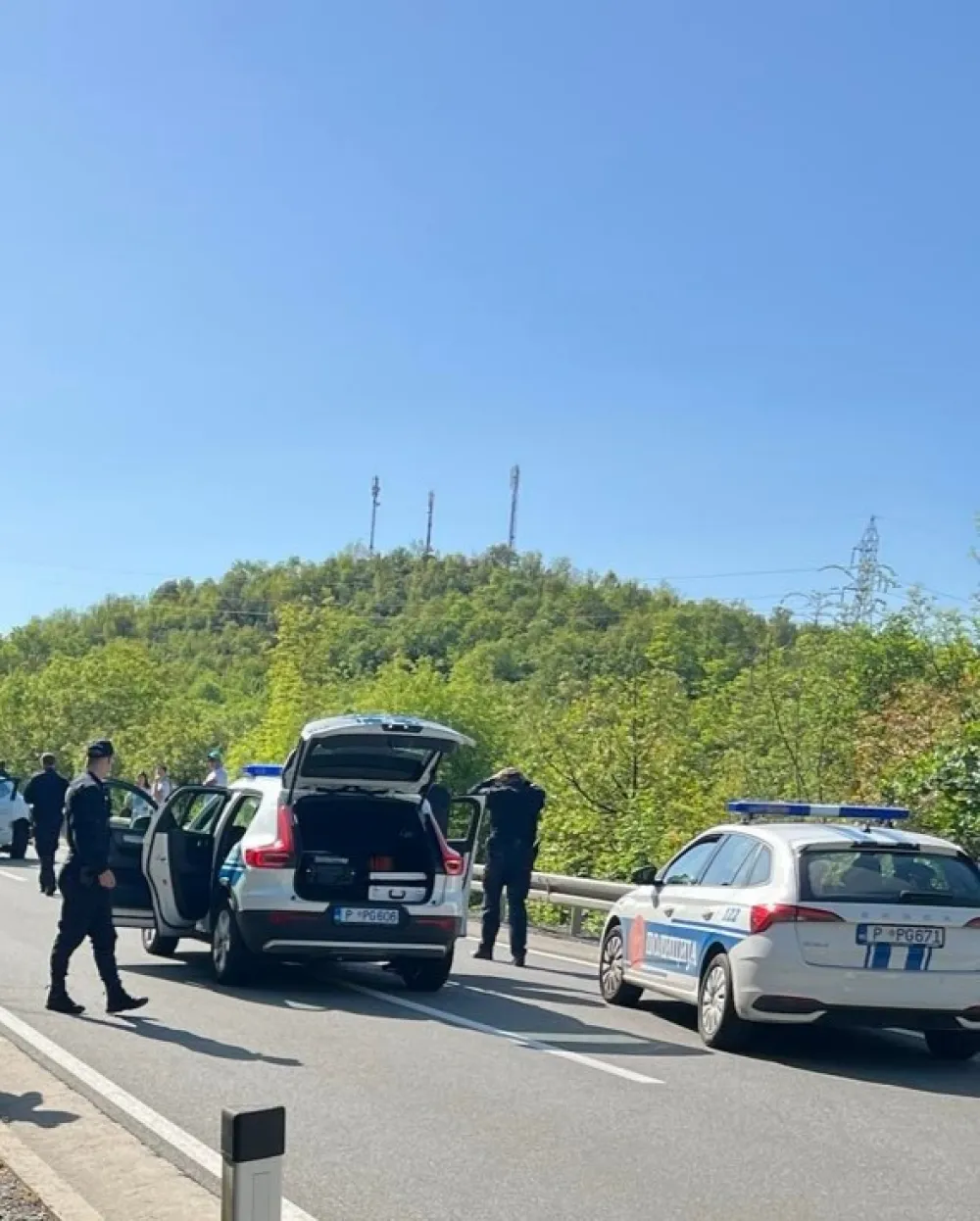 Sudar tri vozila na putu Podgorica-Cetinje