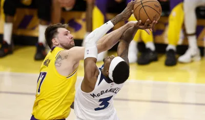 Dončić na meču sa Minesotom