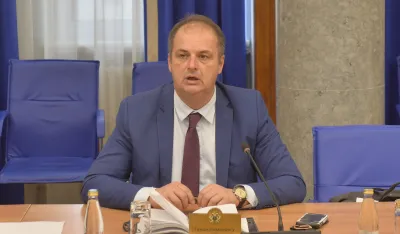 Nimanbegu: Glasanje u rane jutarnje sate pokazuje namjere većine, Crna Gora ovim skreće s puta u EU