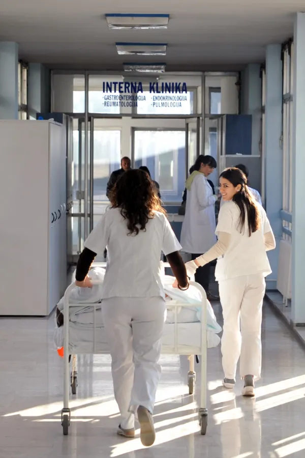 Odbor medicinskih sestara i tehničara traži "realne" zarade, stimulacija ih ponižava