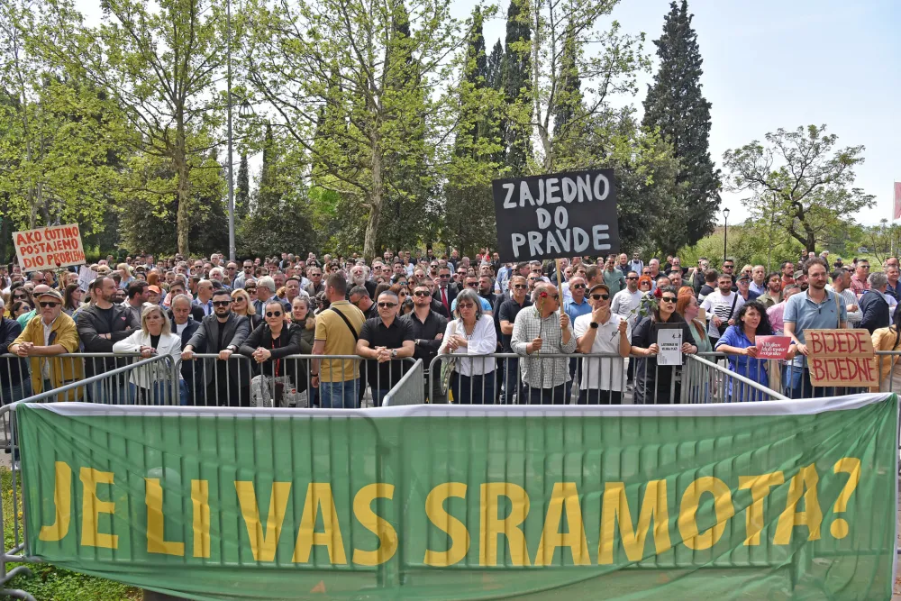 Koalicija "Velika plaža, a ne velika laža": Crnogorski prirodni resursi protivustavno stavljeni na kocku