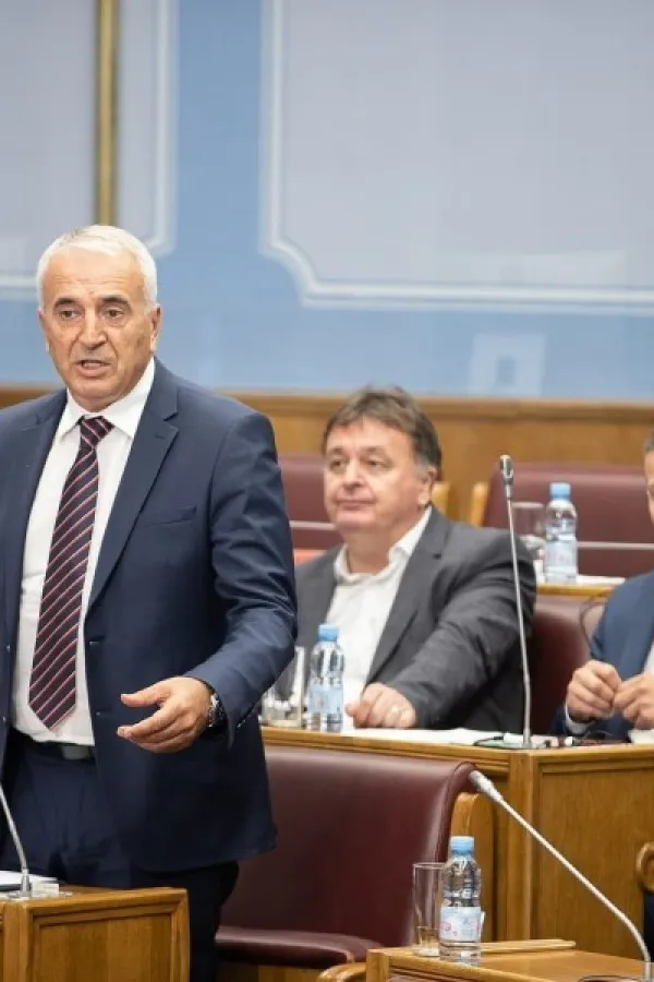 Đurović: Odluku o koncesijama nad aerodromima da donese Skup&scaron;tina, treba da imamo saglasnost svih političkih klubova