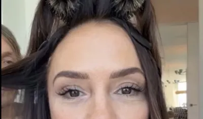 Stiže nova kolekcija &scaron;minke Viktoria Bekam bjuti u bordo tonovima