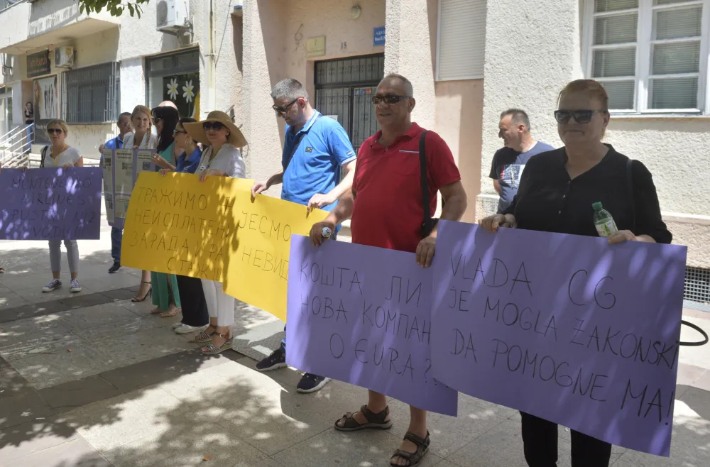 U ponedjeljak protest biv&scaron;ih radnika Montenegroerlajnza