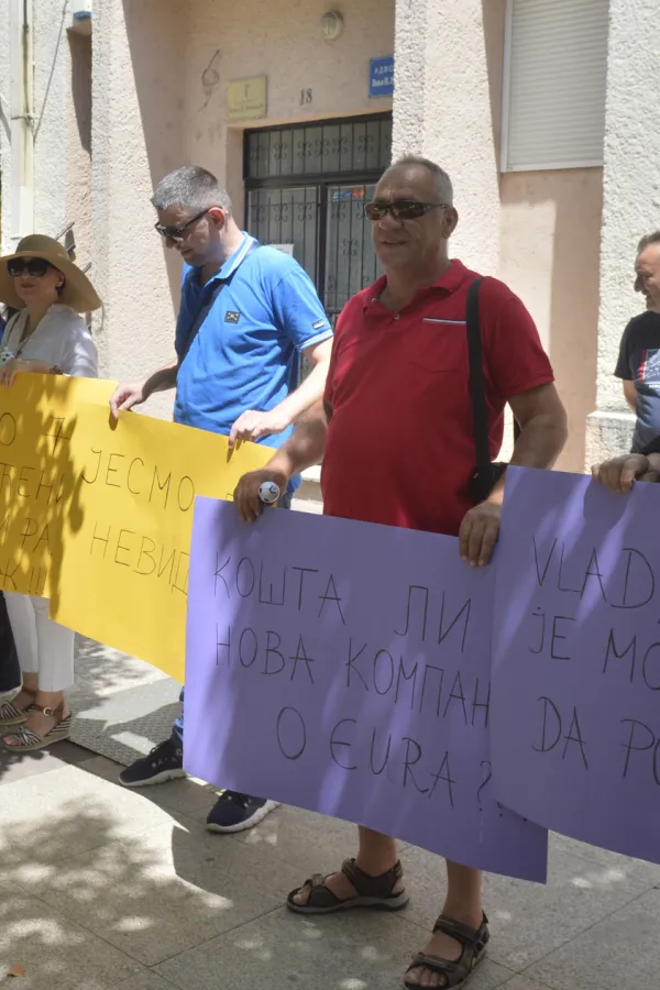 U ponedjeljak protest biv&scaron;ih radnika Montenegroerlajnza