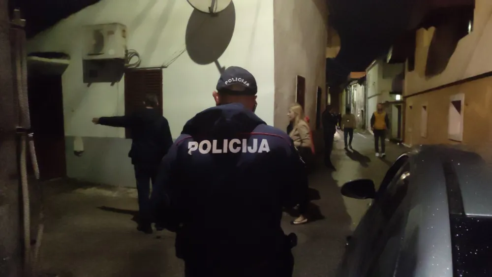(VIDEO) Obavljen uviđaj povodom pucnjave u Podgorici - Mje&scaron;tani: "Policija je brzo reagovala"