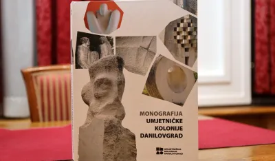 Naslovna strana Monografije danilovgradske Umjetničke kolonije