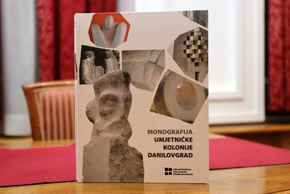 Naslovna strana Monografije danilovgradske Umjetničke kolonije