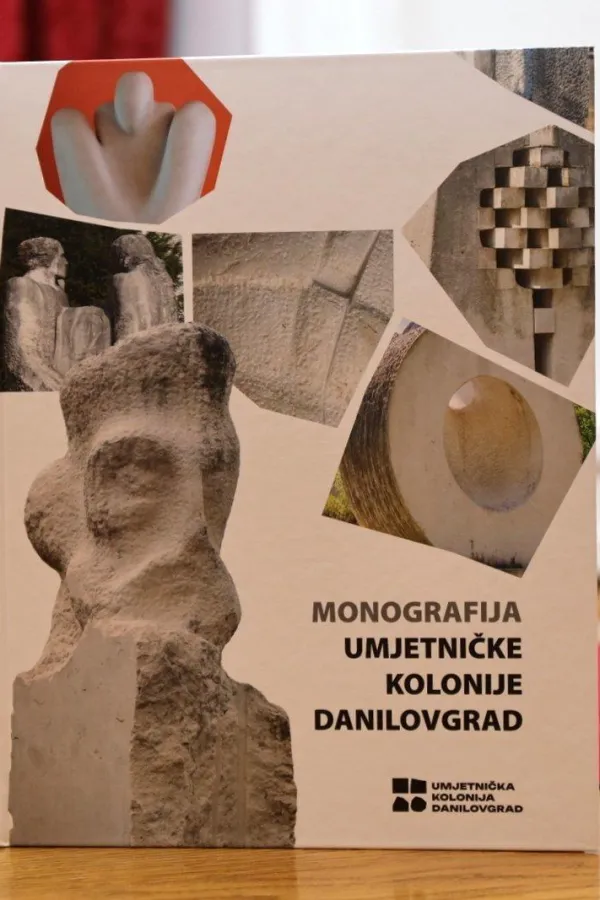Naslovna strana Monografije danilovgradske Umjetničke kolonije