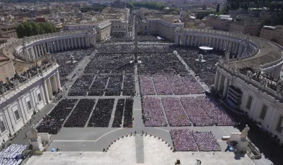 Za&scaron;to je hrvatski predsjednik bio u prvom redu na papinoj sahrani, a princ Vilijam u trećem?