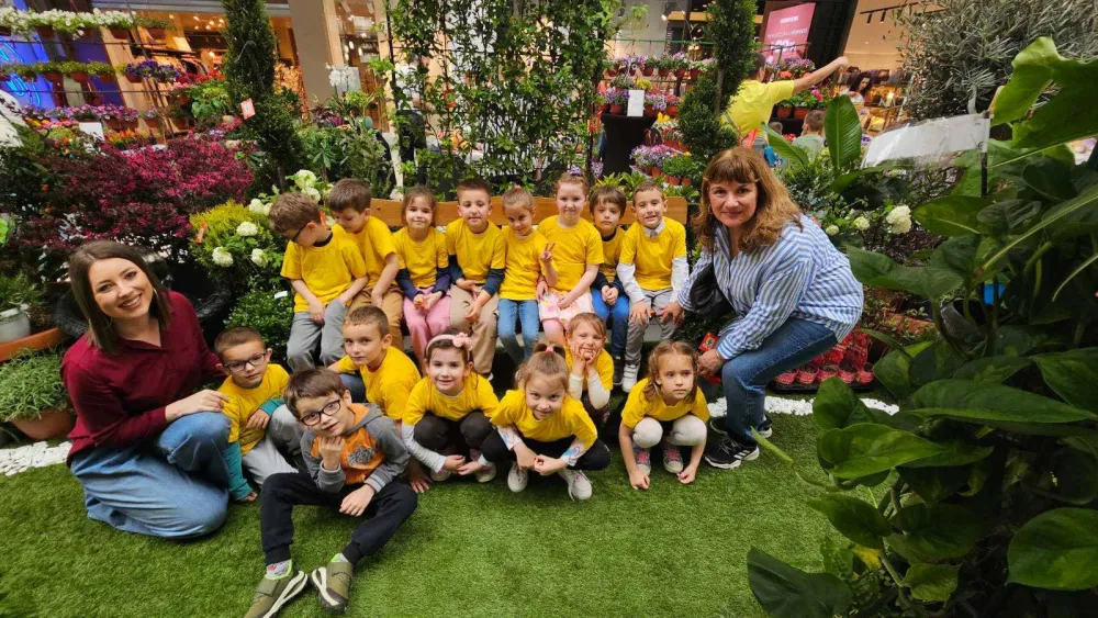 Djeca vrtića "Bajka" posjetila sajam cvijeća: Čarolija boja i mirisa