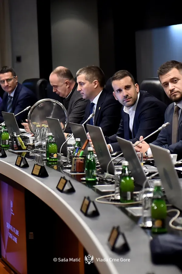 Znatni izdaci izvr&scaron;ne vlasti u prvom tromjesečju: Vlada na putovanja potro&scaron;ila 600.000 eura