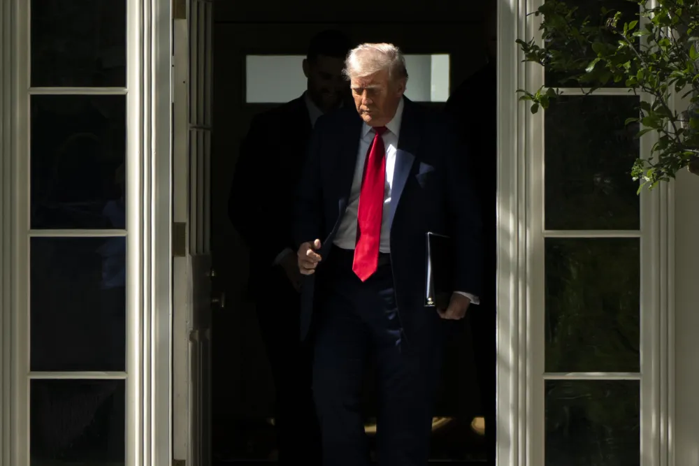 Tramp ublažava dio carina za automobile