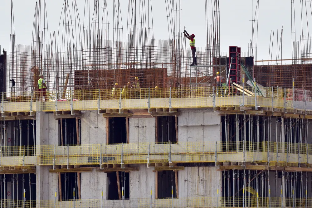 Građevinari pro&scaron;le godine prihodovali 400 miliona eura