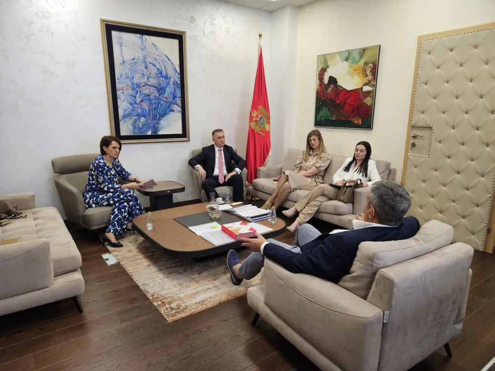 Gutić i Radunović: Prioritet bolji uslovi rada zaposlenih u Centru za socijalni rad