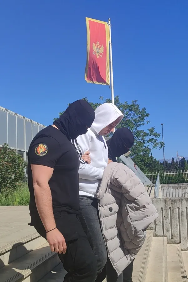(VIDEO) Osumnjičeni za &scaron;verc cigareta privedeni u SPO