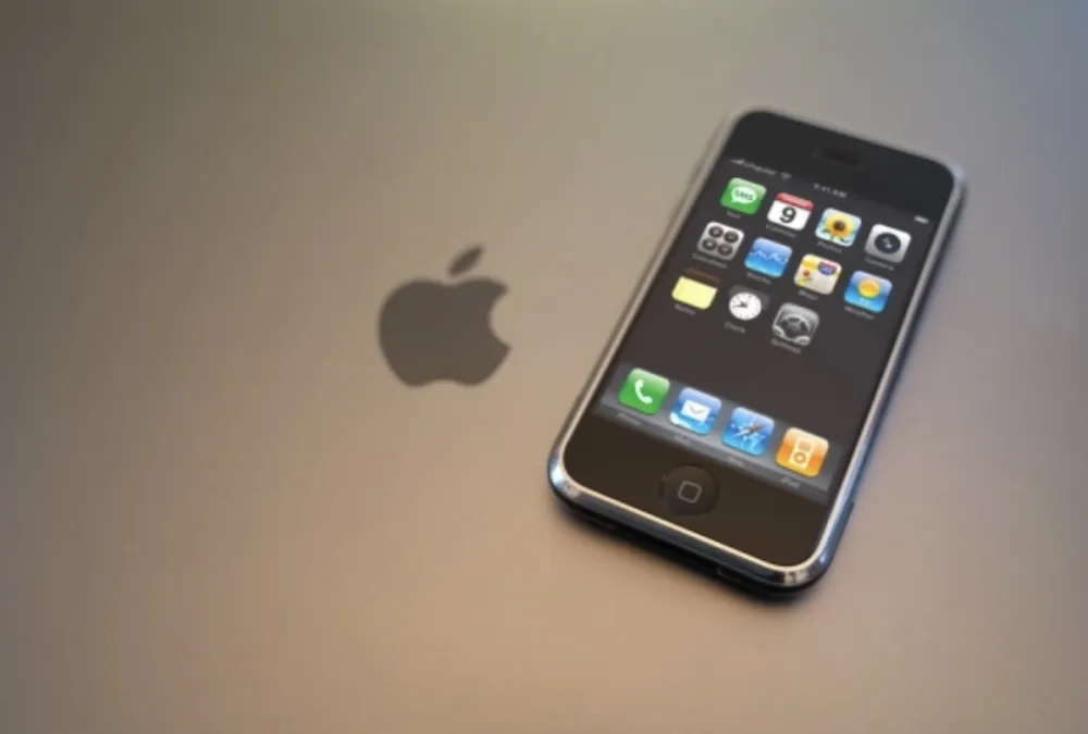 Apple planira drastične izmjene za jubilarni iPhone