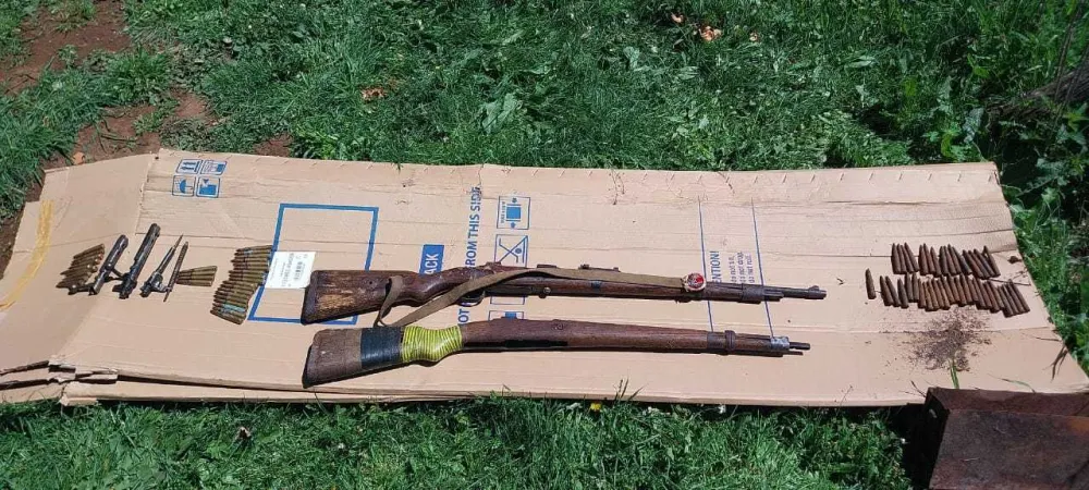 Pretresi u Podgorici i Danilovgradu: Uhap&scaron;ene dvije osobe, pronađeno vatreno oružje, eksploziv, municija...