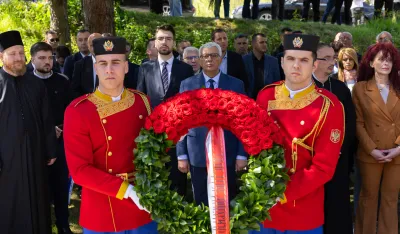 (VIDEO) Mandić položio vijenac na spomenik žrtvama NATO bombardovanja Murina