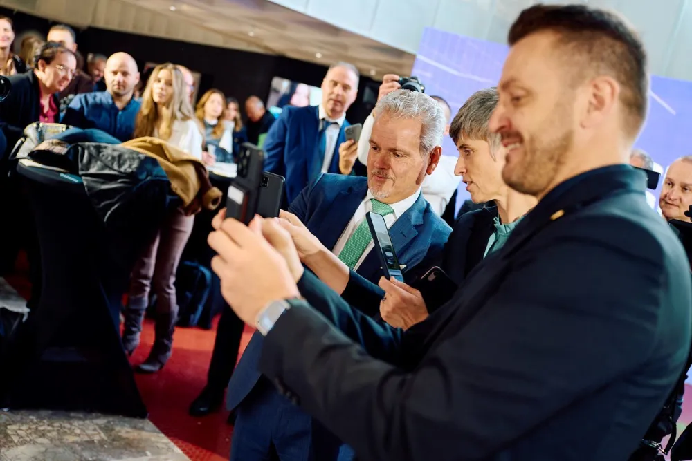 Dukaj ne pita Vladu, zamjeraju mu rad sa "DPS-ovcima sa dna kace"