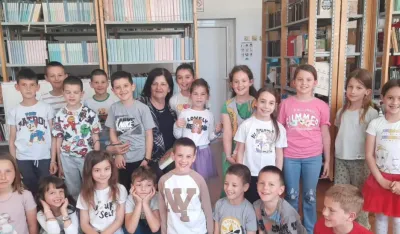 Čas za čitanje bajki u O&Scaron; &bdquo;DR Dragi&scaron;a Ivanović&ldquo;: Priča sa bakom