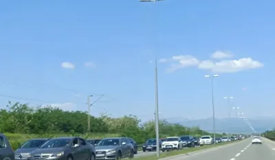 Kilometarske kolone iz Podgorice ka Primorju