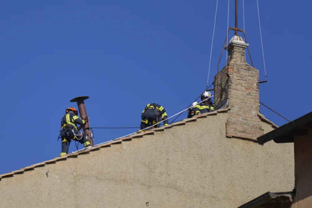 (FOTO) Počele pripreme za izbor pape, konklave trajale od nekoliko sati do tri godine