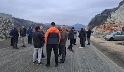 Zbog protesta obustavljen saobraćaj na magistralnom putu Cetinje - Podgorica