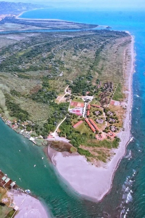 Pomorska nesreća na Adi Bojani: Izgubio kontrolu nad skuterom i udario u objekat, prebačen u KCCG