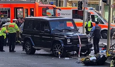 Automobilom uletio u masu ljudi