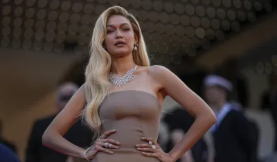 (FOTO) Sad i zvanično: Điđi Hadid u vezi sa Bredlijem Kuperom